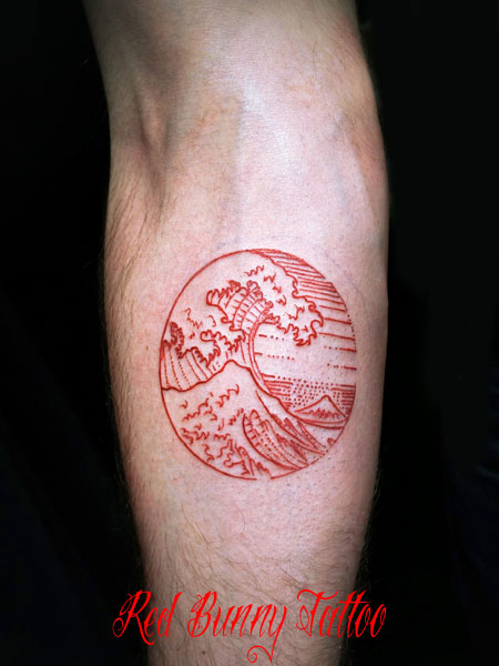 japan hokusai wave tattoo